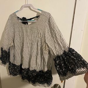 Lane Bryant size 14/16 bell sleeve linen top with lace